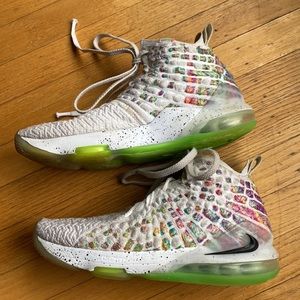 Nike LeBron 17 ‘Air Command Force' big kids  basketball shoes size 7Y.